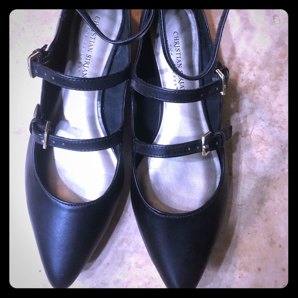 Pointed toe, black, gold buckle flats